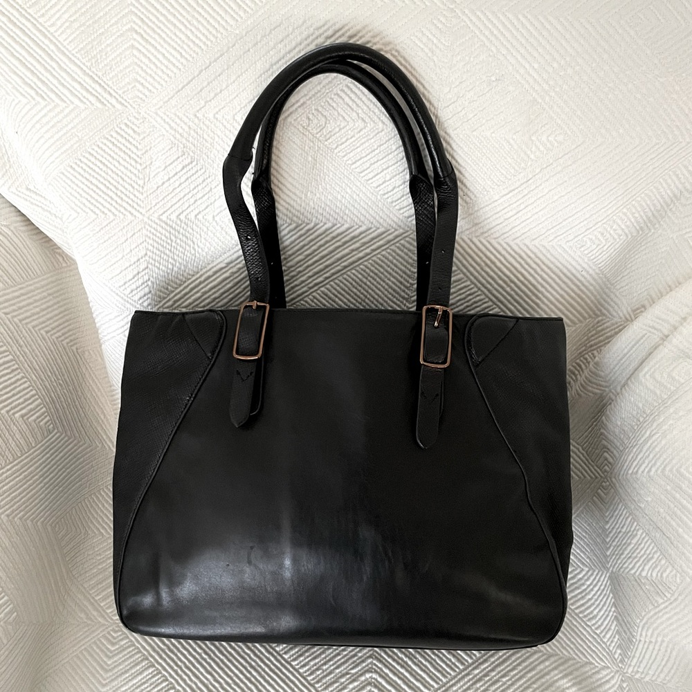 IiiBeCa by Joy Grayson Black Leather Classic Tote